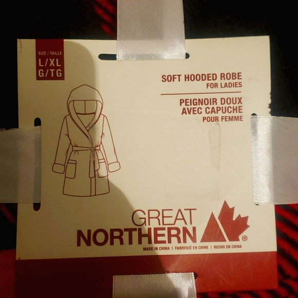 Great Northern Fleece Robe - Picture 2 of 4